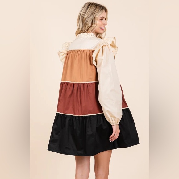 Colorblock Tiered Mini Dress - Picture 2 of 4